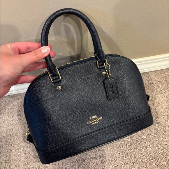 BNWOT Coach Purse with matching Wallet! - Picture 2 of 9